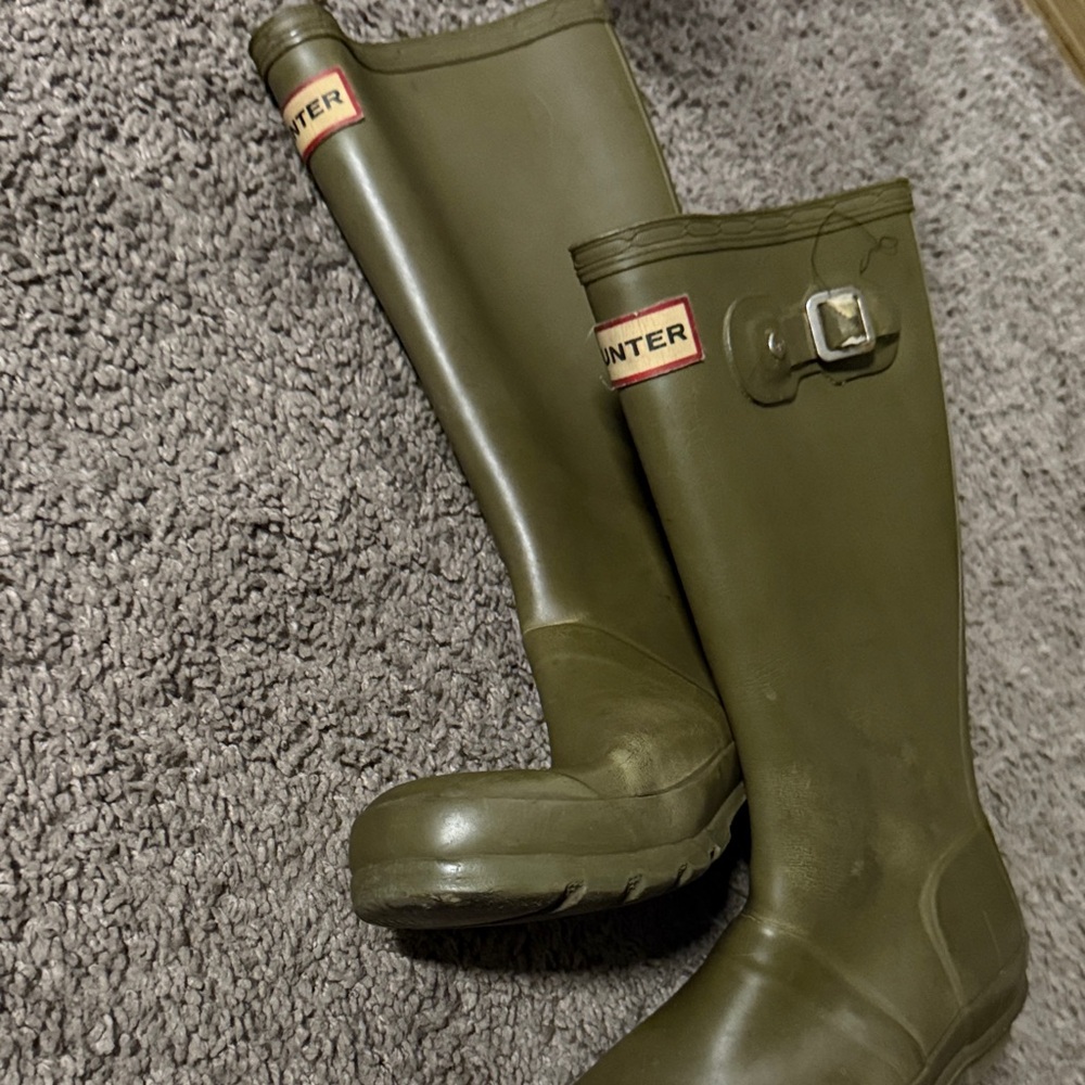 Hunter Women's Olive Rain Boots